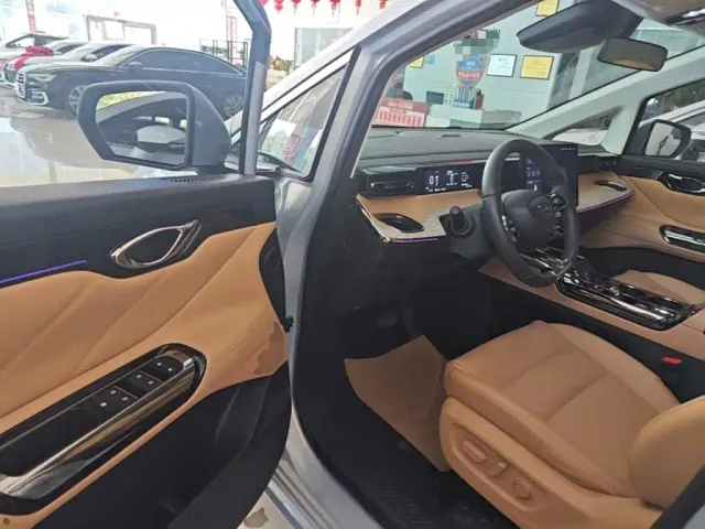GAC Trumpchi E8 — Фото автомобиля 15