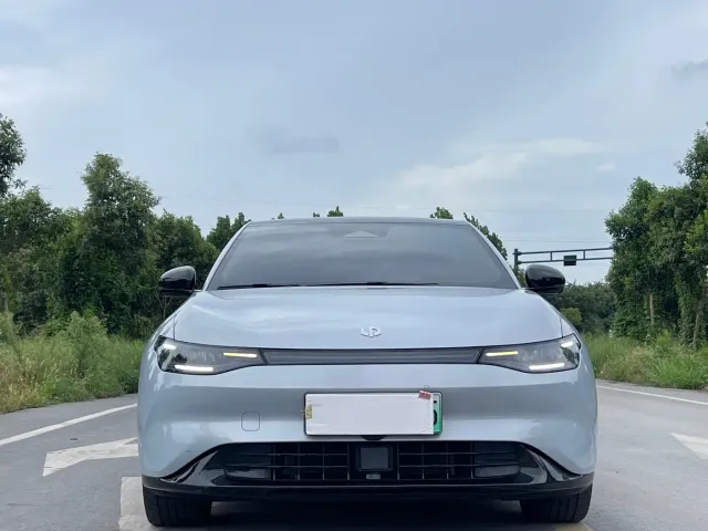 Leapmotor C01 — Фото автомобиля 2