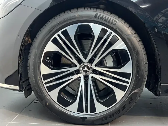 Mercedes-Benz E-Class — Фото автомобиля 15