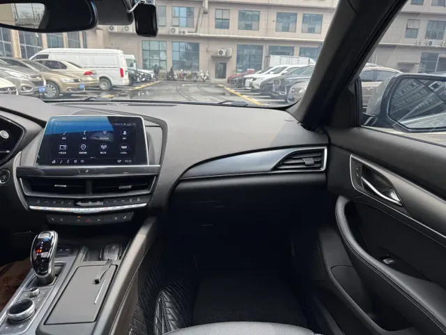 Cadillac CT5 — Фото автомобиля 6