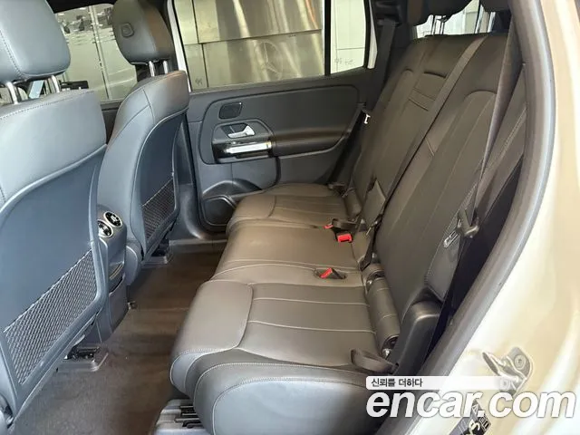 Mercedes-Benz EQB — Фото автомобиля 10