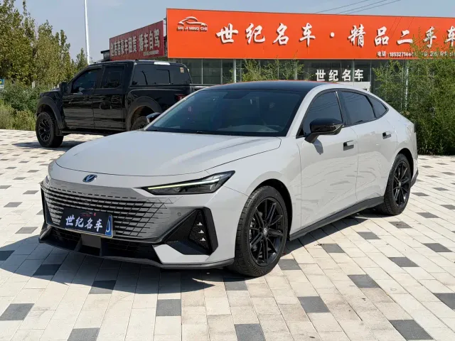 Фотография автомобиля — Changan UNI-V