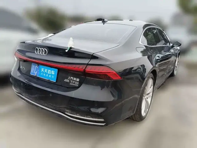 Audi A7L — Фото автомобиля 2