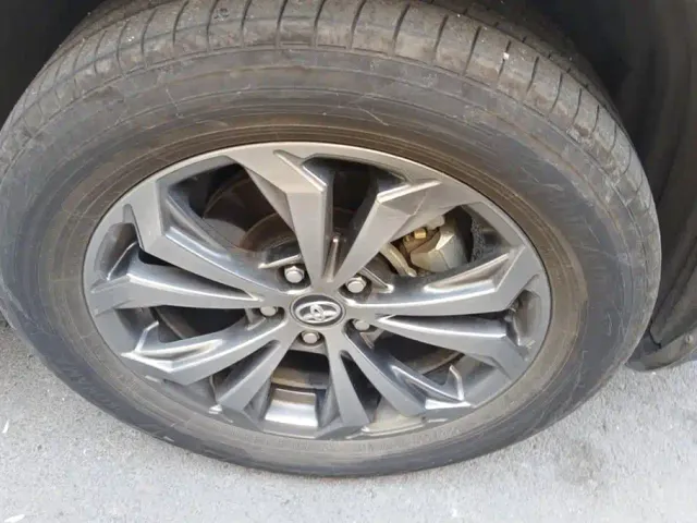 Toyota RAV4 — Фото автомобиля 6