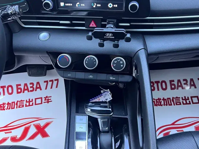 Hyundai Elantra — Фото автомобиля 13