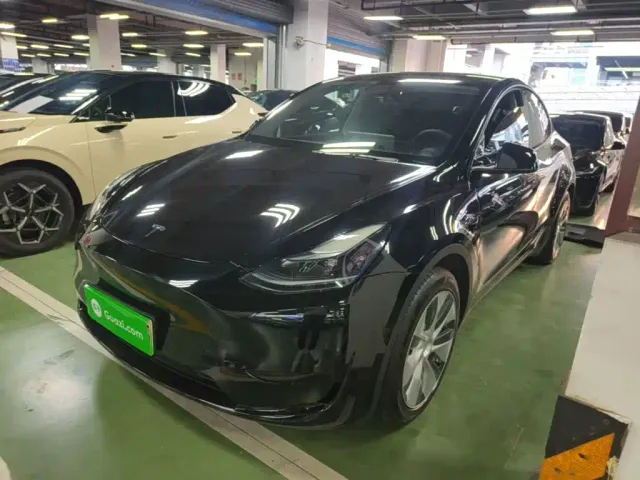 Фотография автомобиля — Tesla Model Y