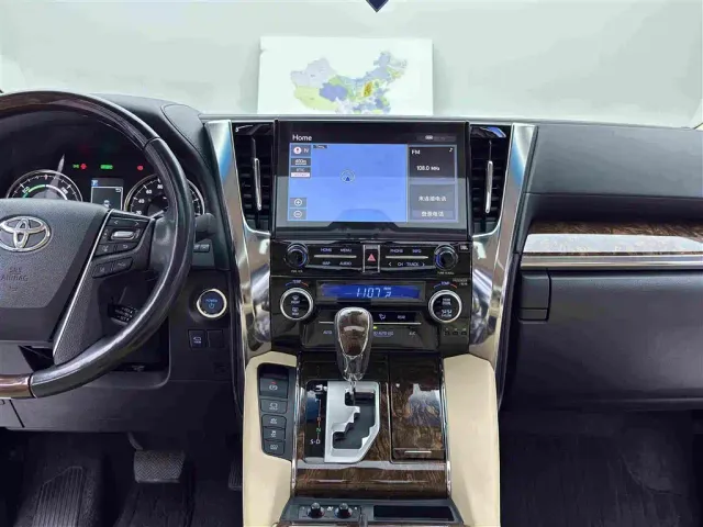 Toyota Alphard — Фото автомобиля 13