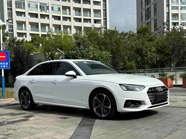 Audi A4L — Фото автомобиля 3