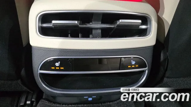 Genesis GV70 — Фото автомобиля 27