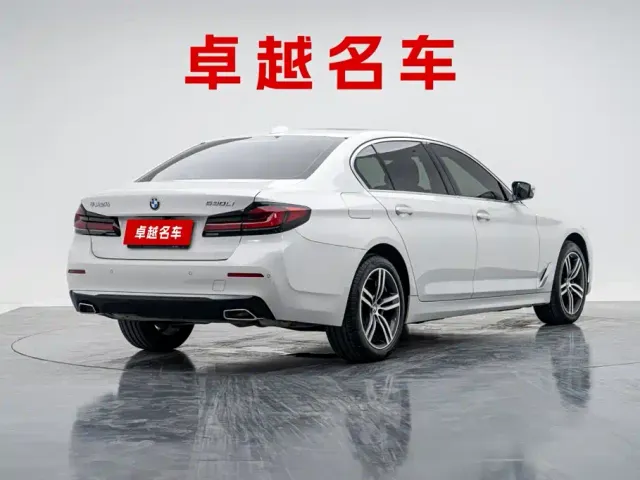 BMW 5 Series — Фото автомобиля 3