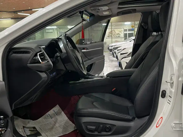 Toyota Camry 2023 2.5G Luxury Edition — Фото автомобиля 4