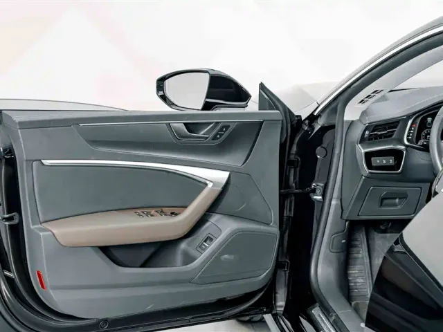 Audi A7L — Фото автомобиля 14