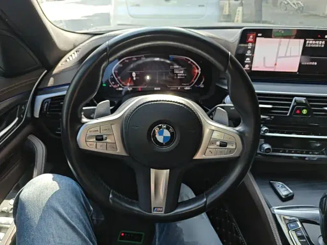 BMW 5 Series — Фото автомобиля 10