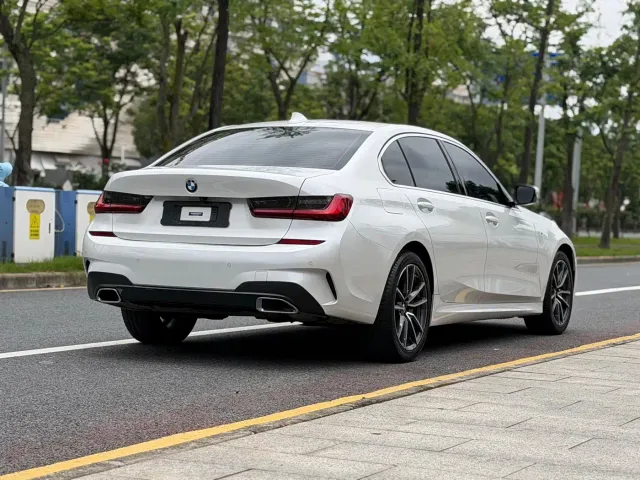 BMW 3 Series — Фото автомобиля 4