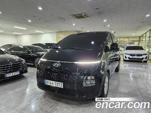 Фотография автомобиля — Hyundai Staria