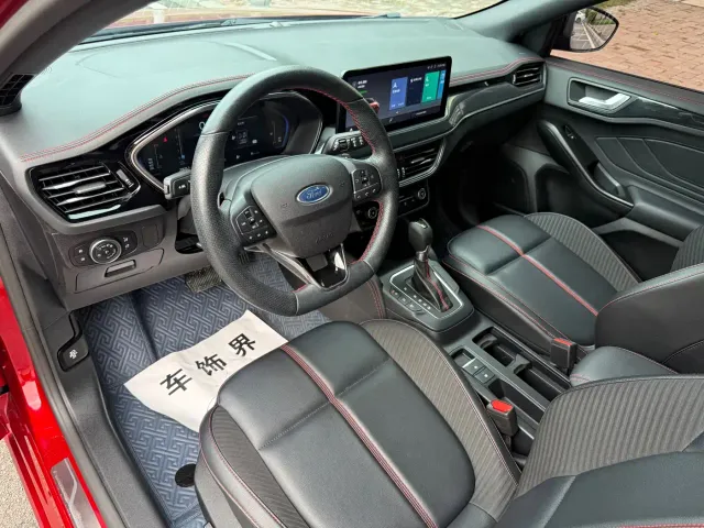 Ford Focus — Фото автомобиля 13