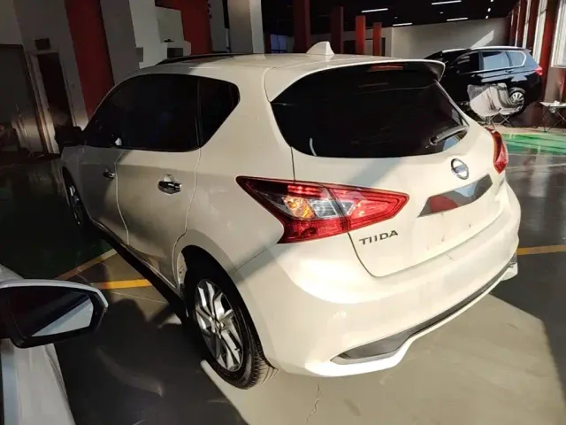 Nissan Tiida — Фото автомобиля 4