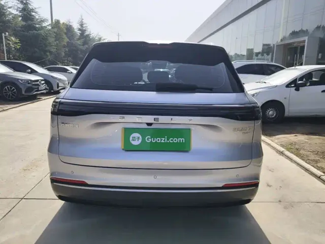 Geely Galaxy Starship 7 EM-i — Фото автомобиля 5