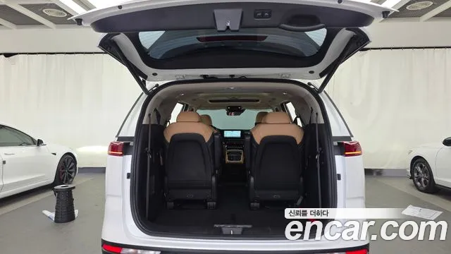 Kia Carnival Generation 4 — Фото автомобиля 26