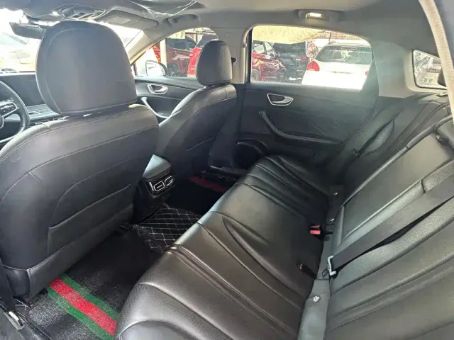 Roewe D7 — Фото автомобиля 11