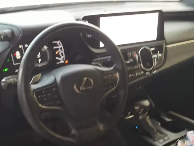 Lexus ES — Фото автомобиля 10