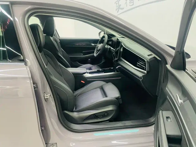 Volkswagen Passat — Фото автомобиля 13