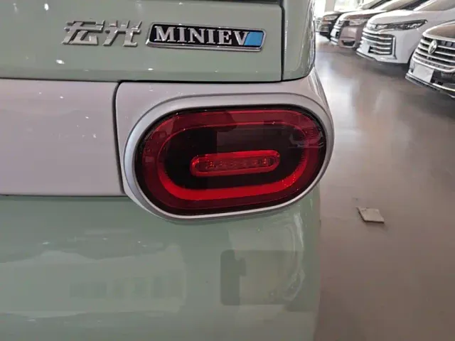 Wuling Hongguang Mini EV — Фото автомобиля 7