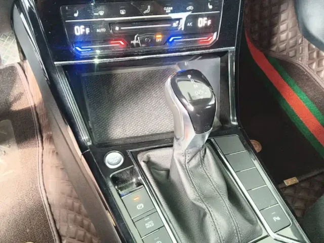 Volkswagen Passat — Фото автомобиля 13