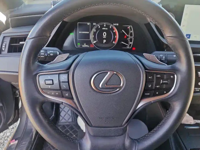 Lexus ES — Фото автомобиля 15