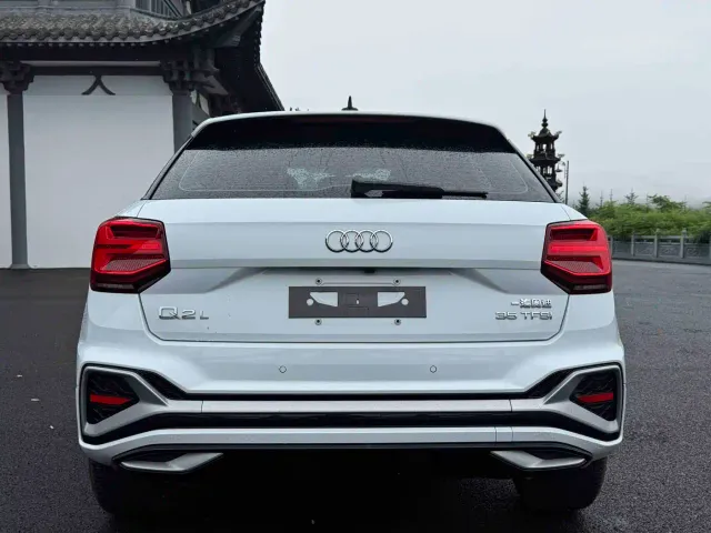 Audi Q2L — Фото автомобиля 5