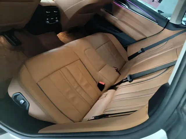BMW 6 Series Gran Turismo — Фото автомобиля 16