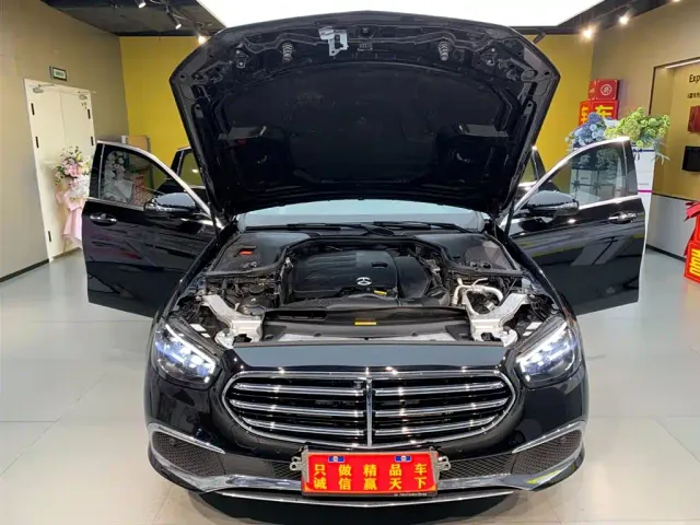 Mercedes-Benz E-Class — Фото автомобиля 17