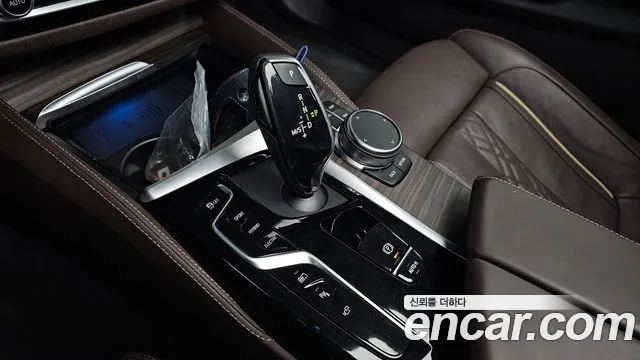 BMW 5 Series G30 — Фото автомобиля 9