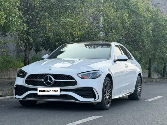 Фотография автомобиля — Mercedes-Benz C-Class