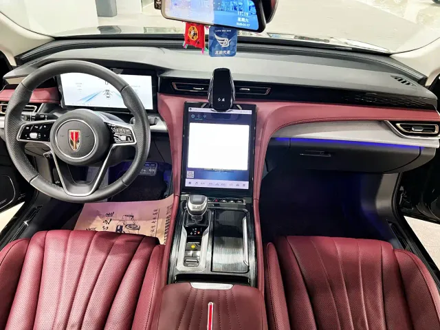 Hongqi H5 — Фото автомобиля 6