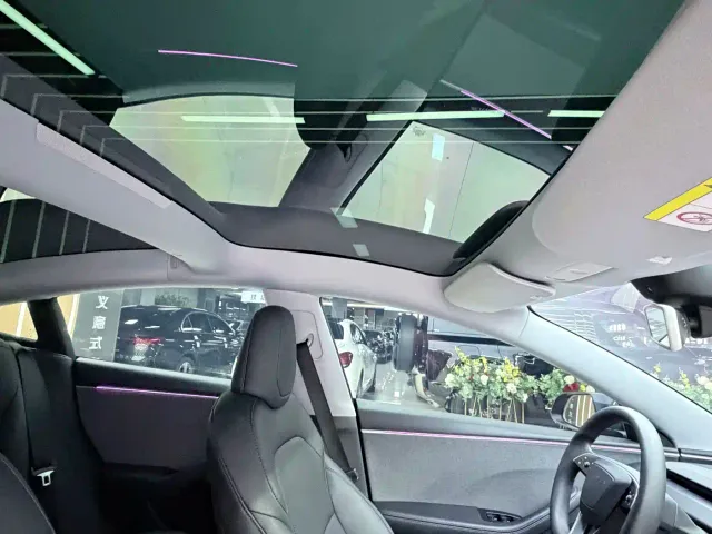 Tesla Model 3 — Фото автомобиля 9