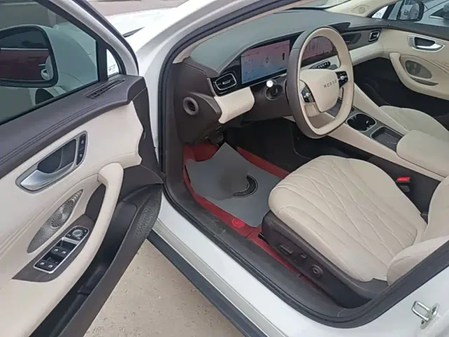 Roewe D7 — Фото автомобиля 15