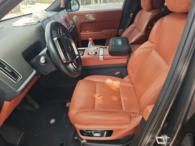 Li Auto L7 — Фото автомобиля 7