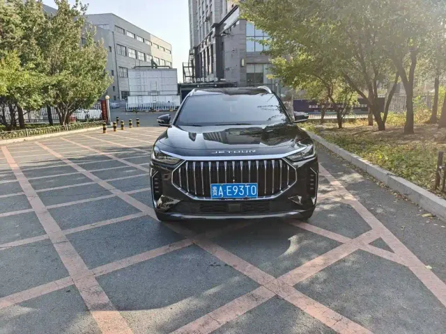 Jetour X70 Plus — Фото автомобиля 2