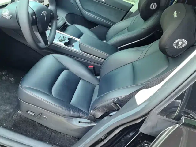 Tesla Model Y — Фото автомобиля 14