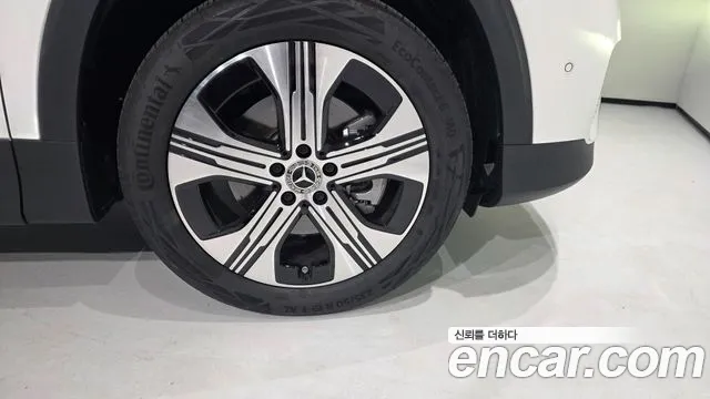 Mercedes-Benz EQB — Фото автомобиля 2