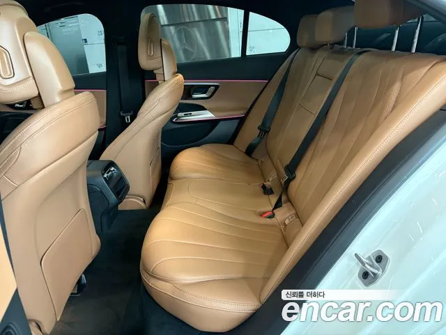 Mercedes-Benz E-Class — Фото автомобиля 11