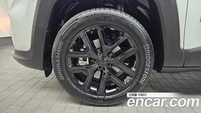 Jeep Renegade — Фото автомобиля 5