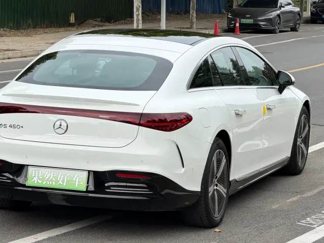 Mercedes-Benz EQS — Фото автомобиля 3