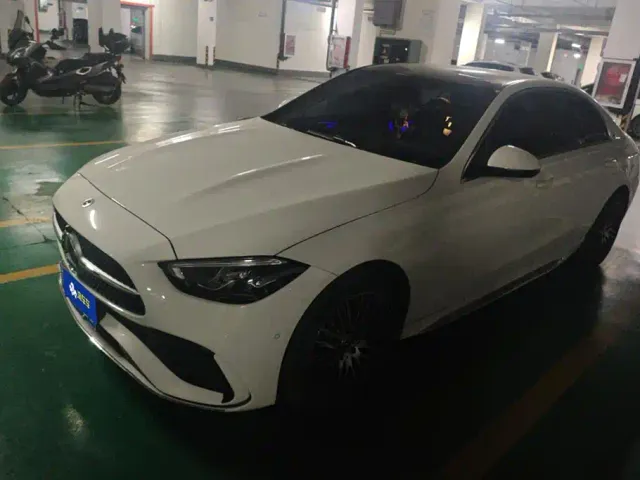 Фотография автомобиля — Mercedes-Benz C-Class