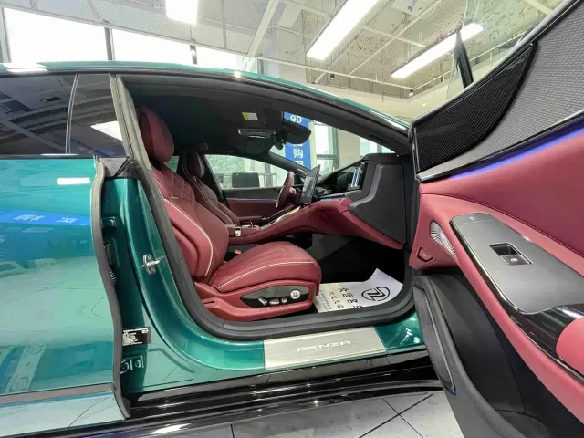 Denza Z9GT — Фото автомобиля 10