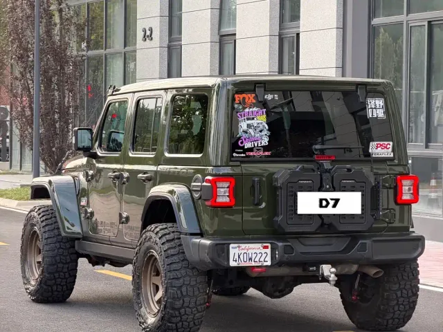 Jeep Wrangler — Фото автомобиля 17