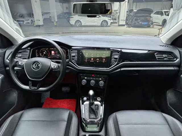 Volkswagen T-Roc — Фото автомобиля 18