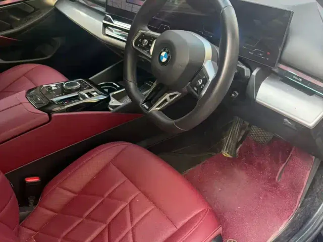 BMW 5 Series — Фото автомобиля 6