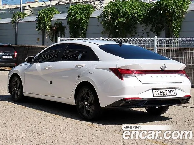 Hyundai Avante CN7 — Фото автомобиля 3